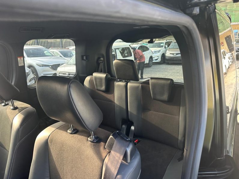 
								Toyota Noah WXB full									