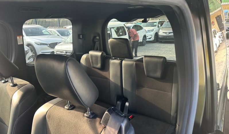 
								Toyota Noah WXB full									