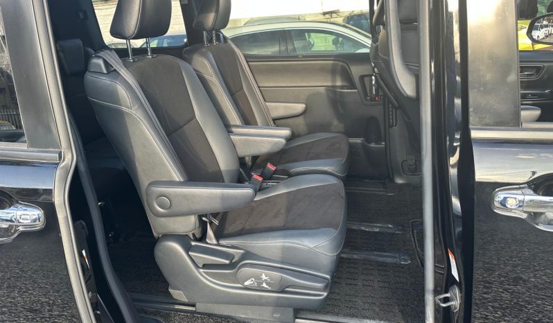 
								Toyota Noah WXB full									