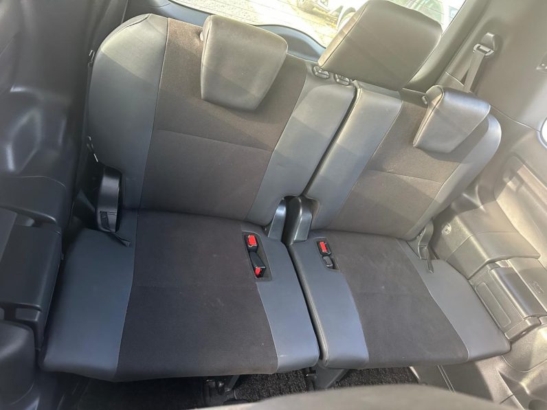 
								Toyota Noah WXB full									