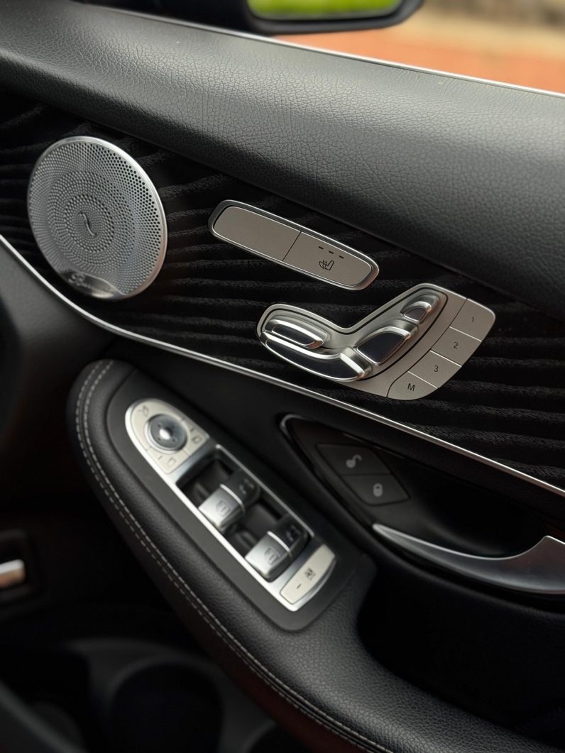 
								Mercedes Benz GLC 250 full									