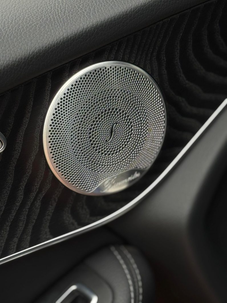 
								Mercedes Benz GLC 250 full									