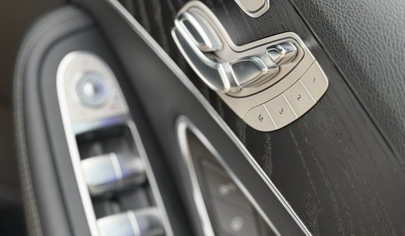 
								Mercedes-Benz  C200 Eq Boost full									