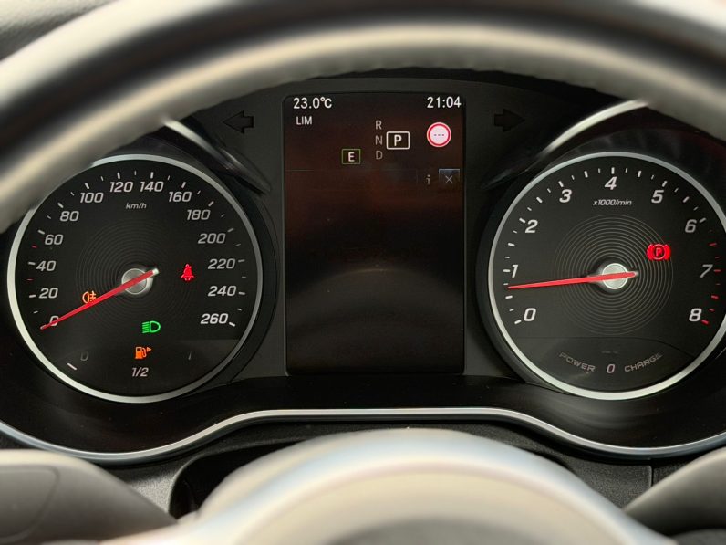 
								Mercedes-Benz  C200 Eq Boost full									