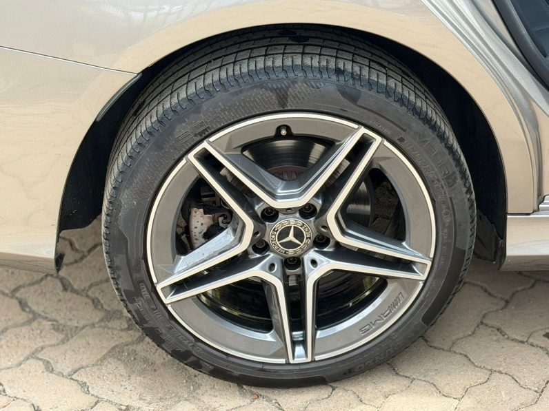 
								Mercedes-Benz  C200 Eq Boost full									