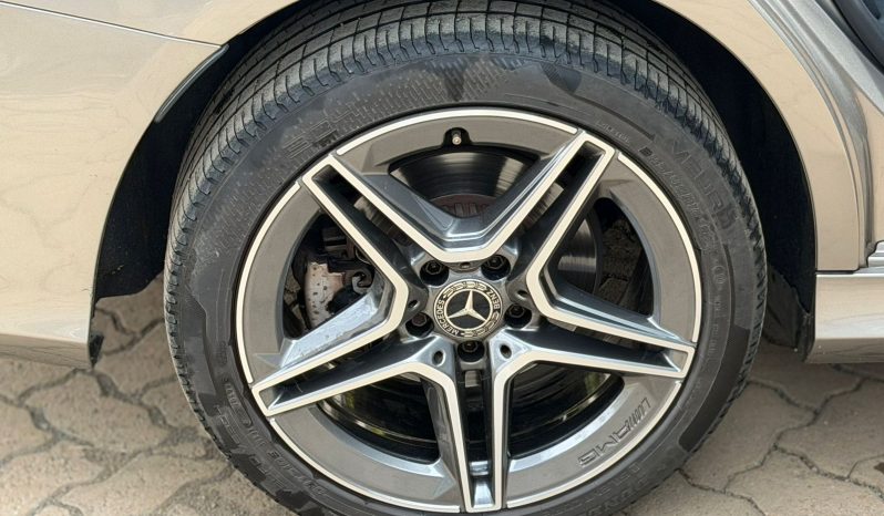 
								Mercedes-Benz  C200 Eq Boost full									