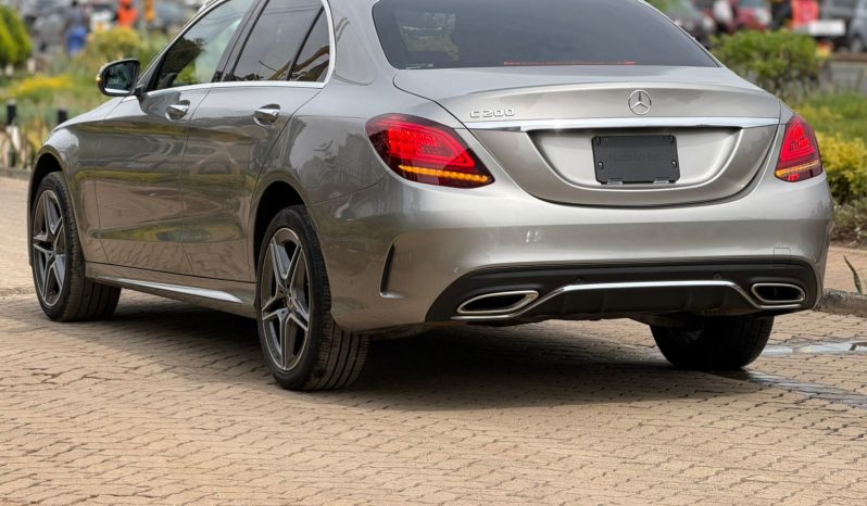 
								Mercedes-Benz  C200 Eq Boost full									