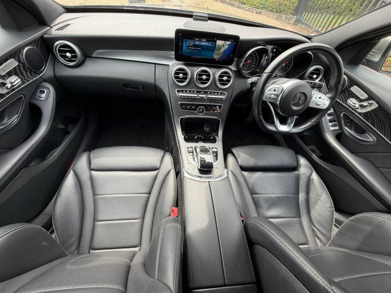 
								Mercedes-Benz  C200 Eq Boost full									