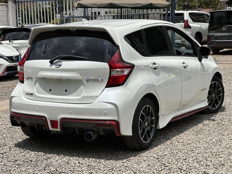 
								Nissan Note Nismo Epower full									