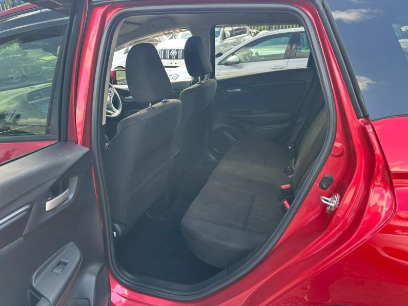 
								Honda fit shuttle full									