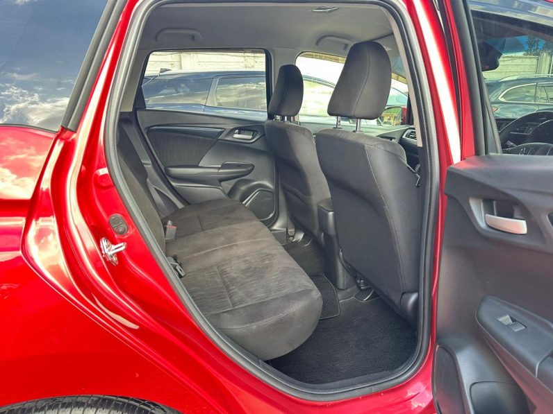 
								Honda fit shuttle full									