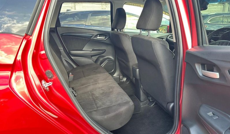 
								Honda fit shuttle full									