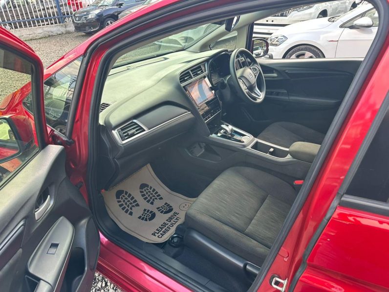 
								Honda fit shuttle full									