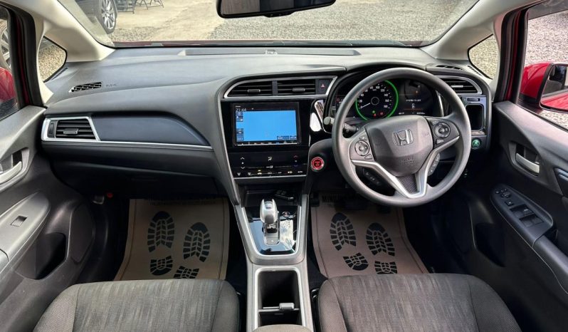 
								Honda fit shuttle full									