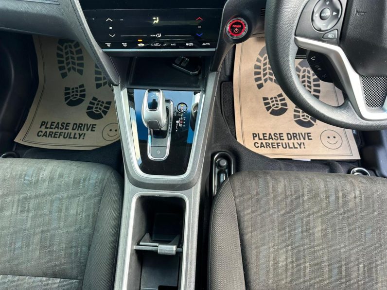 
								Honda fit shuttle full									