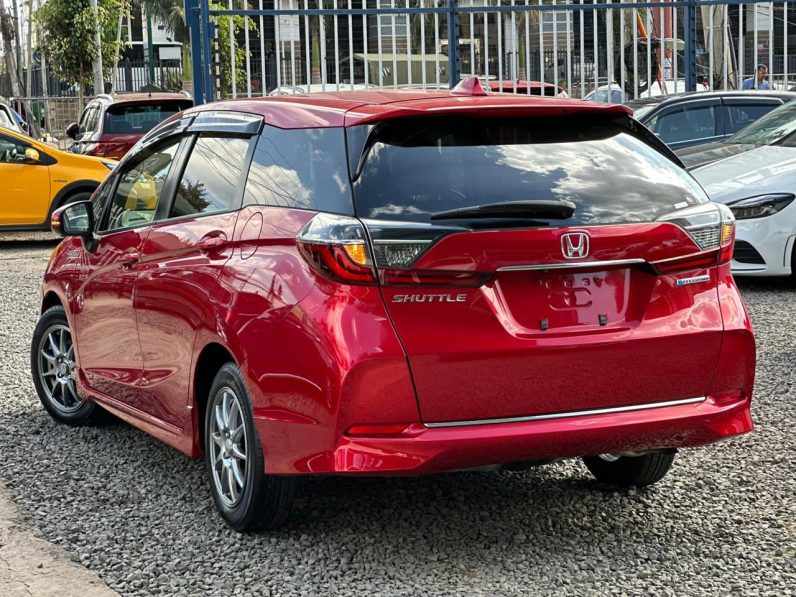 
								Honda fit shuttle full									