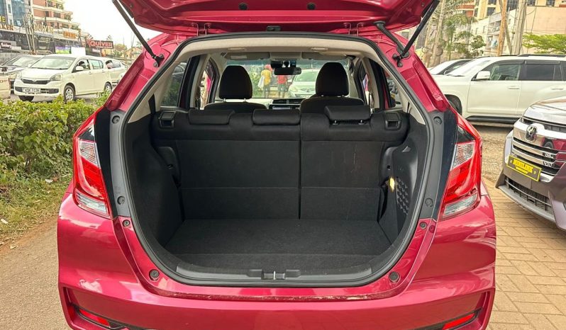 
								Honda Fit full									