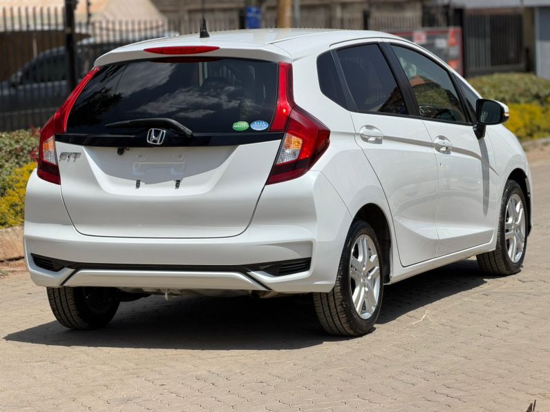 
								Honda fit full									