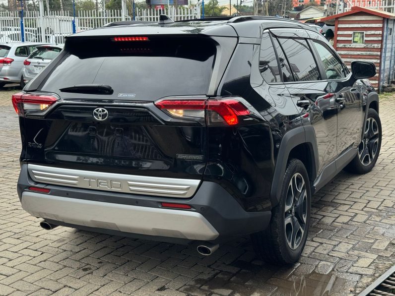 
								Toyota Rav4 full									