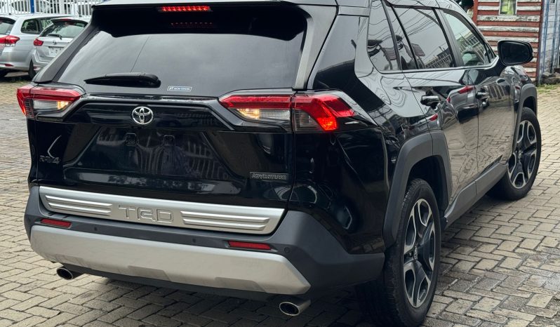 
								Toyota Rav4 full									