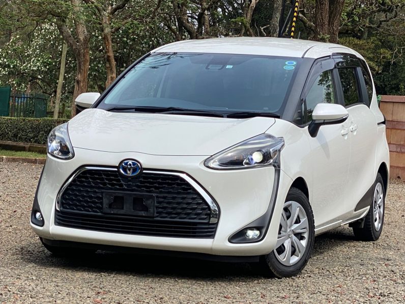 
								Toyota sienta full									