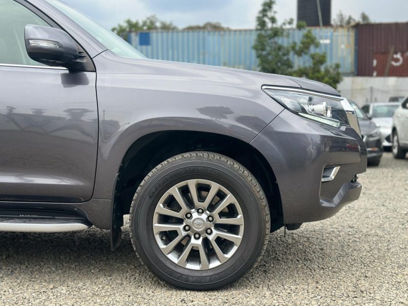 
								Land Cruiser Prado Kakadu full									