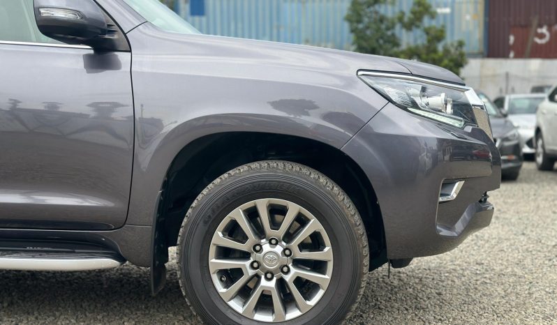 
								Land Cruiser Prado Kakadu full									