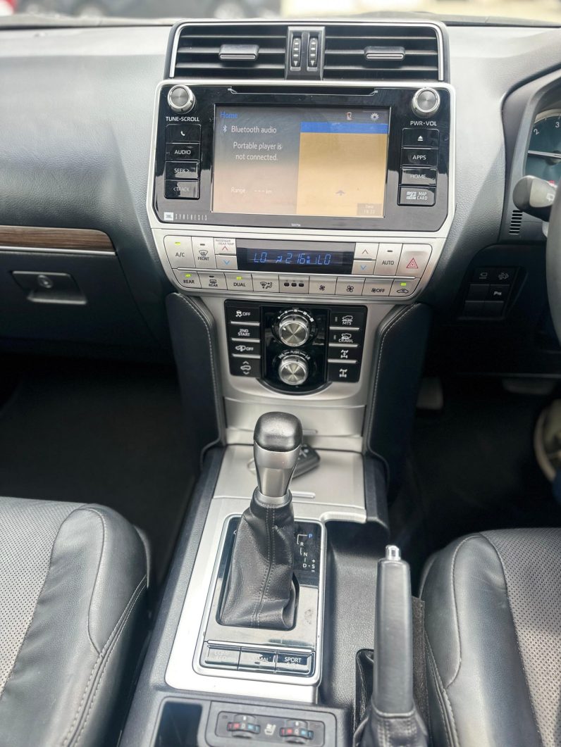 
								Land Cruiser Prado Kakadu full									