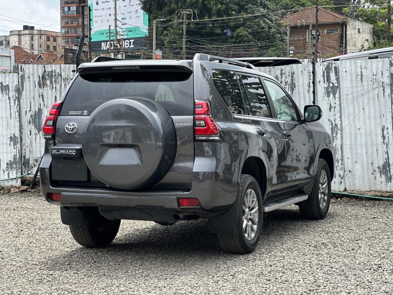 
								Land Cruiser Prado Kakadu full									