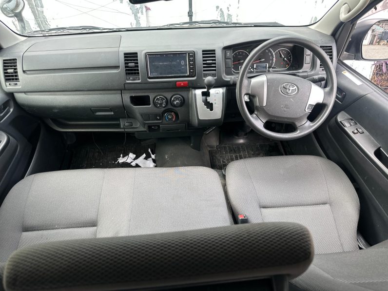 
								Toyota Hiace full									