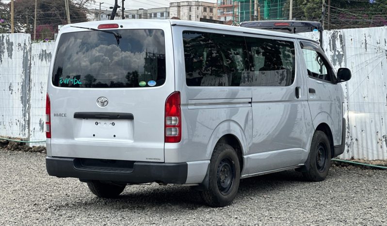 
								Toyota Hiace full									