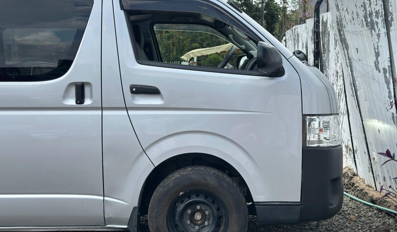 
								Toyota Hiace full									