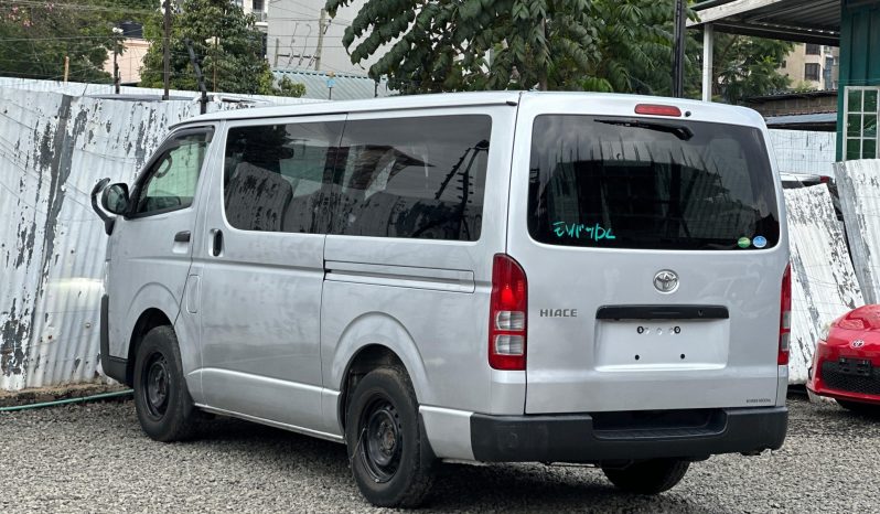 
								Toyota Hiace full									