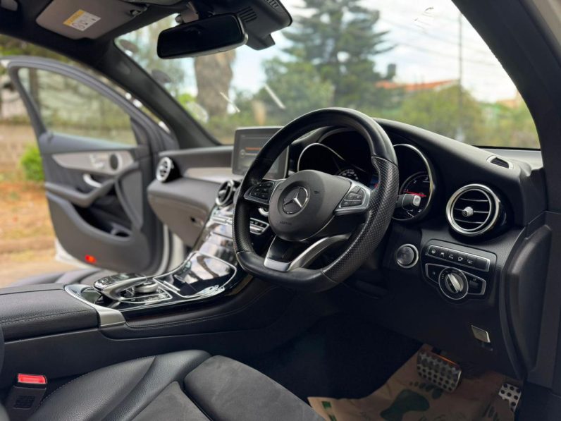 
								Mercedes Benz GLC 250 full									