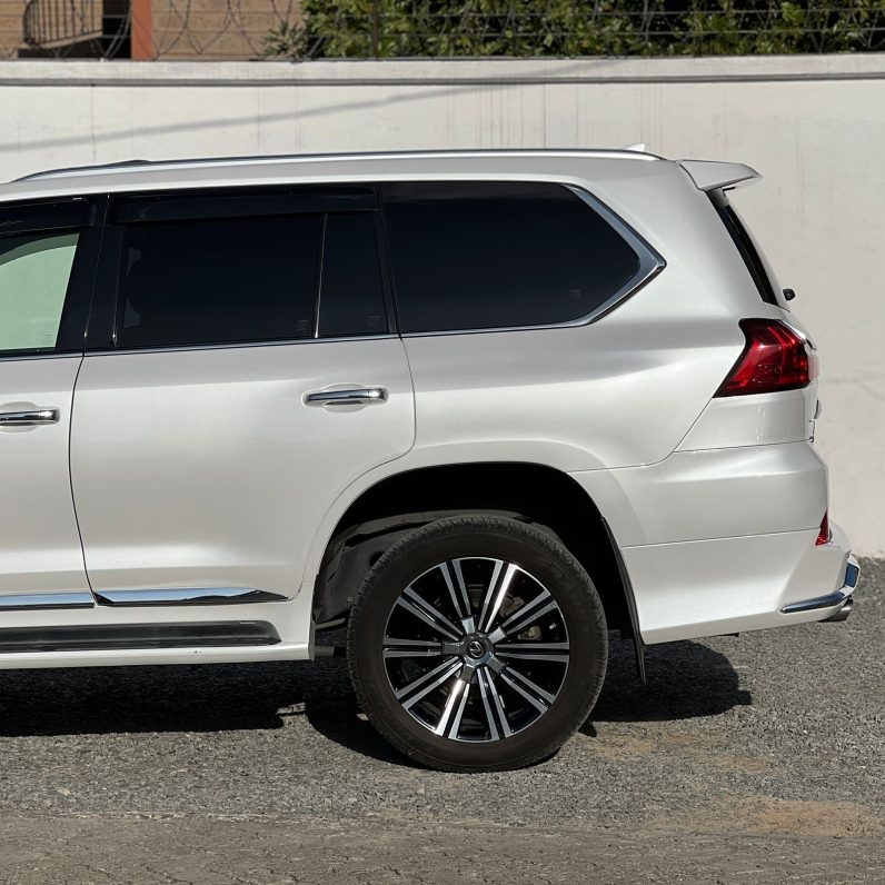 
								Lexus Lx570 full									