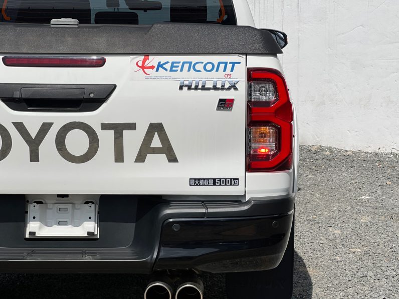 
								Toyota Hilux GR full									