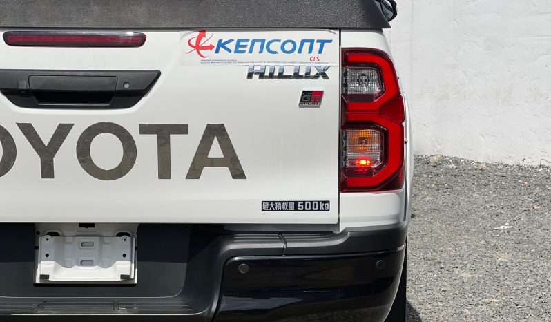 
								Toyota Hilux GR full									