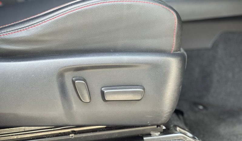 
								Toyota Hilux GR full									