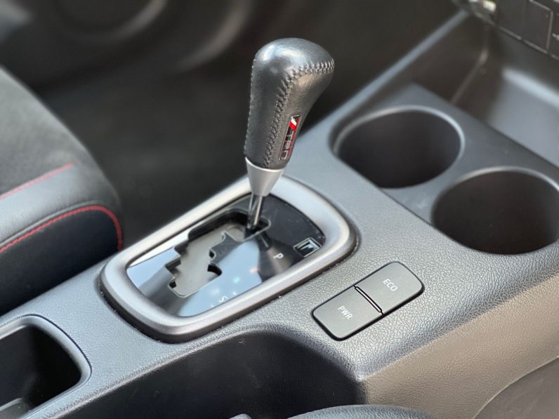 
								Toyota Hilux GR full									