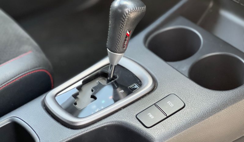 
								Toyota Hilux GR full									