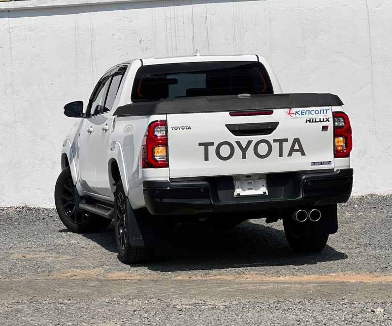 
								Toyota Hilux GR full									