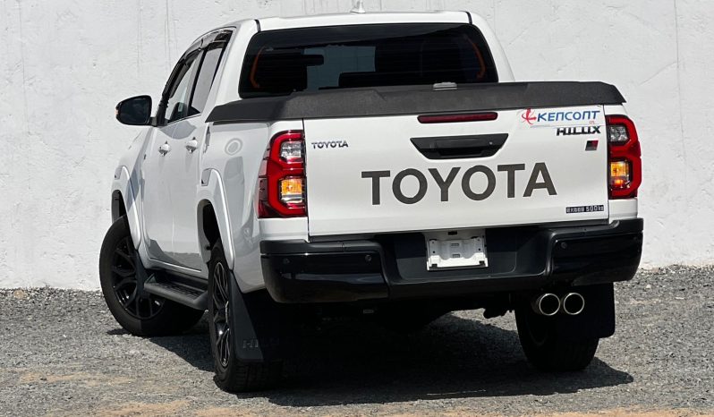 
								Toyota Hilux GR full									