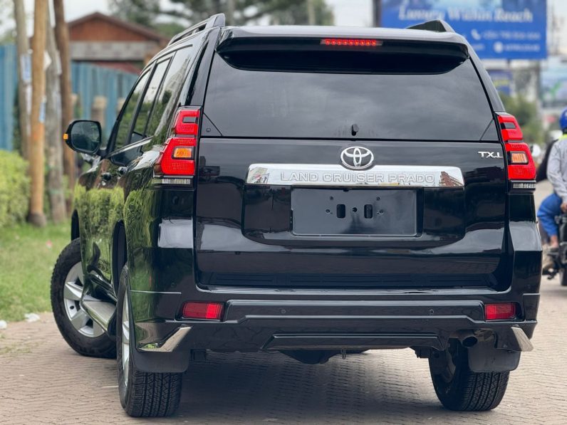 
								Land cruiser prado full									