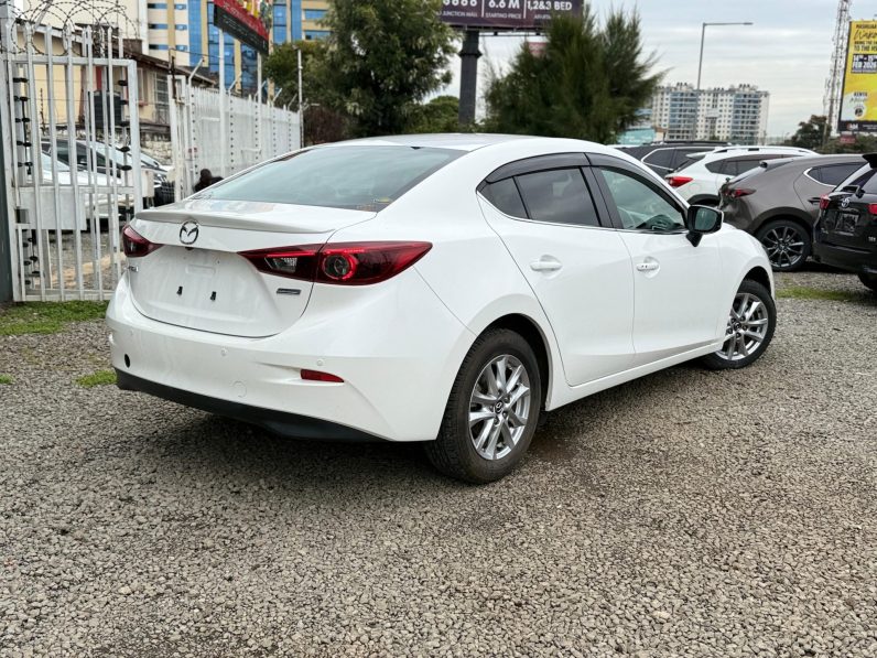 
								Mazda Axela full									