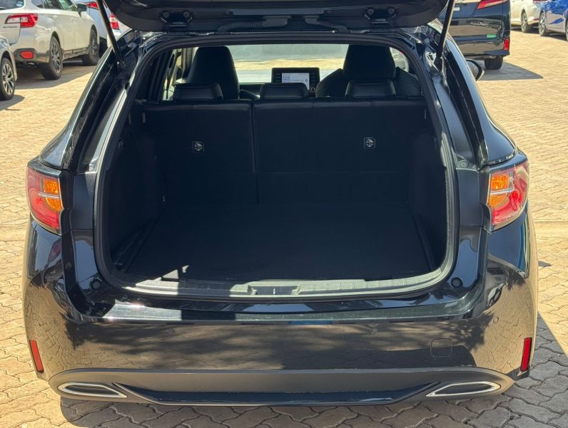 
								Toyota Corolla Touring full									