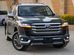 Toyota Land Cruiser LC300