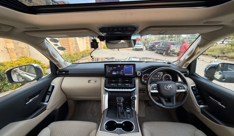 
								Toyota Land Cruiser LC300 full									