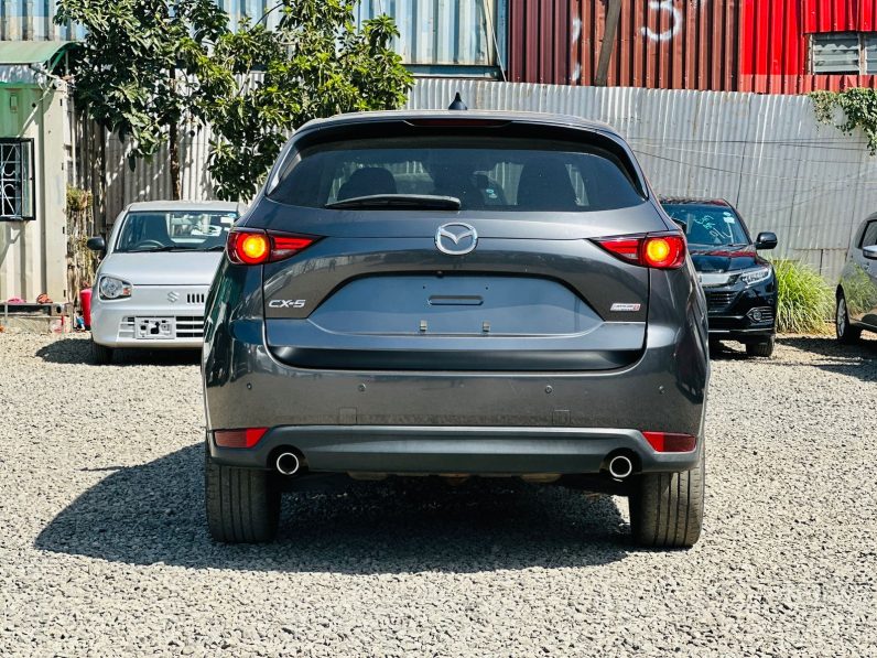 
								Mazda CX-5 full									