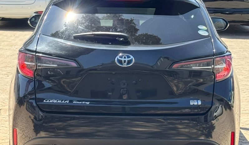 
								Toyota Corolla Touring full									