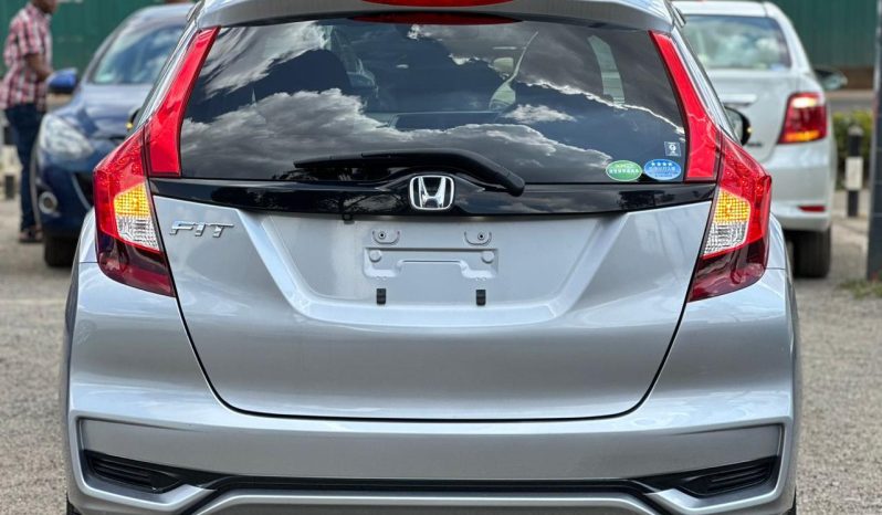
								Honda Fit full									